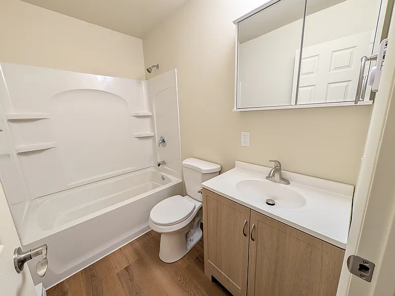 429 N Wolf Creek St #12 — Photo 10