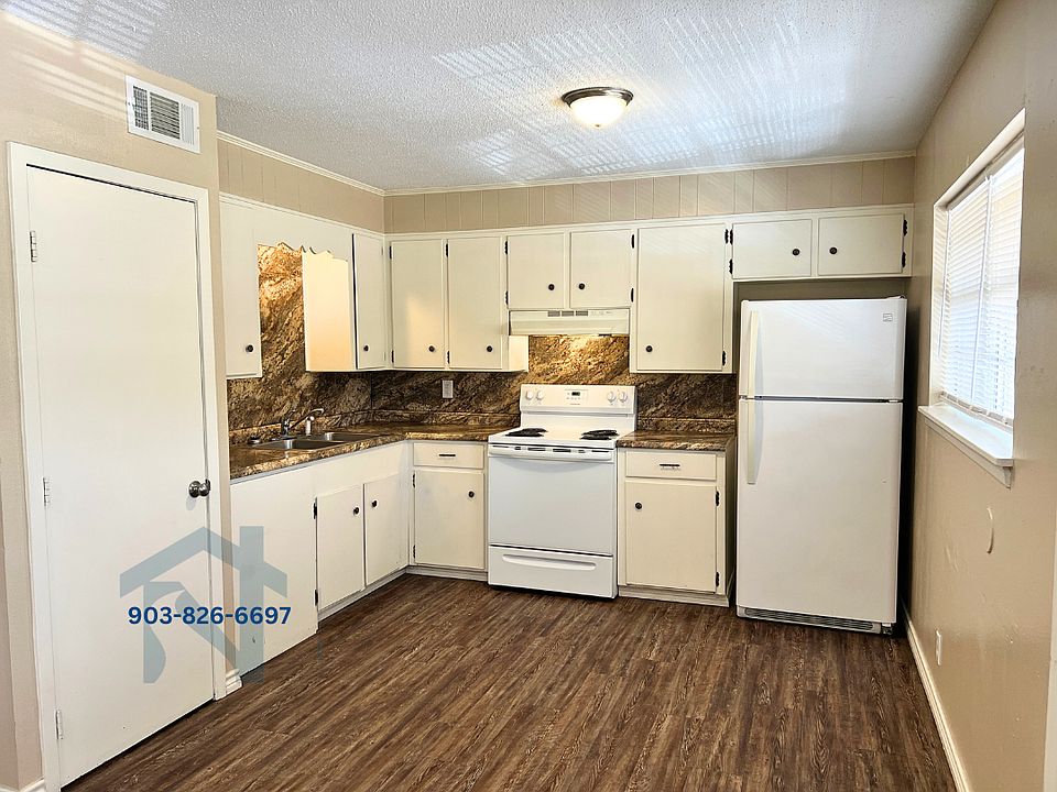 1st image of 302 Georgia St