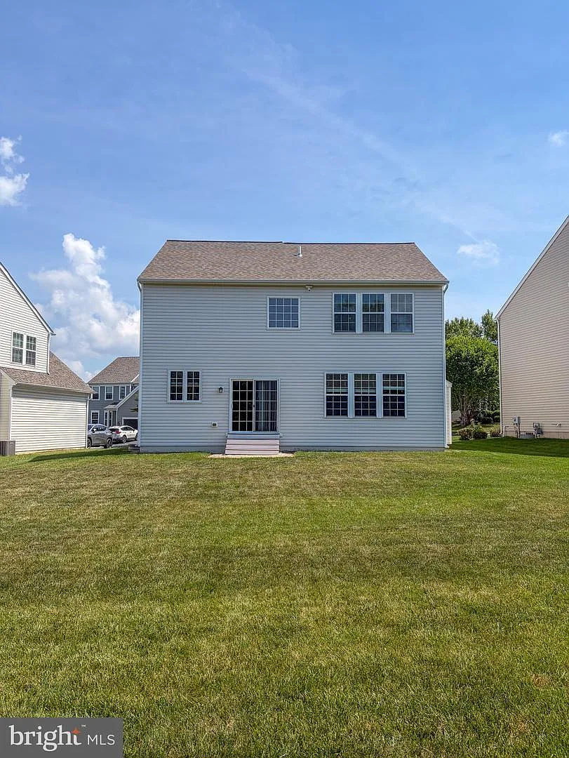 4 bed, 3.5 bath, 2056 sqft, $3,450 — Photo 2