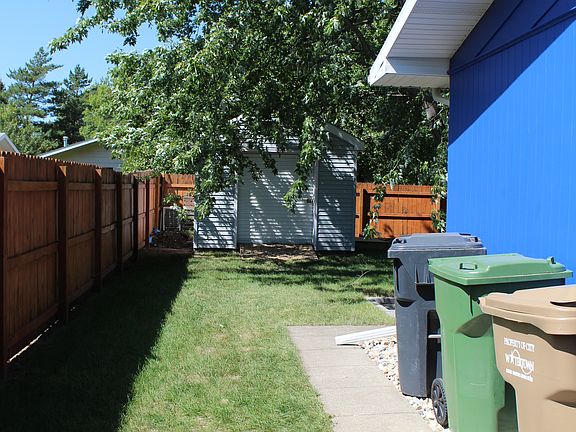 Access to back yard and shed