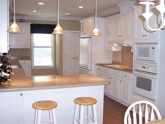 3rd image of 5517 Clearview Dr