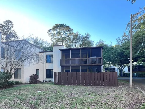700 Starkey Rd APT 814, Largo, FL 33771