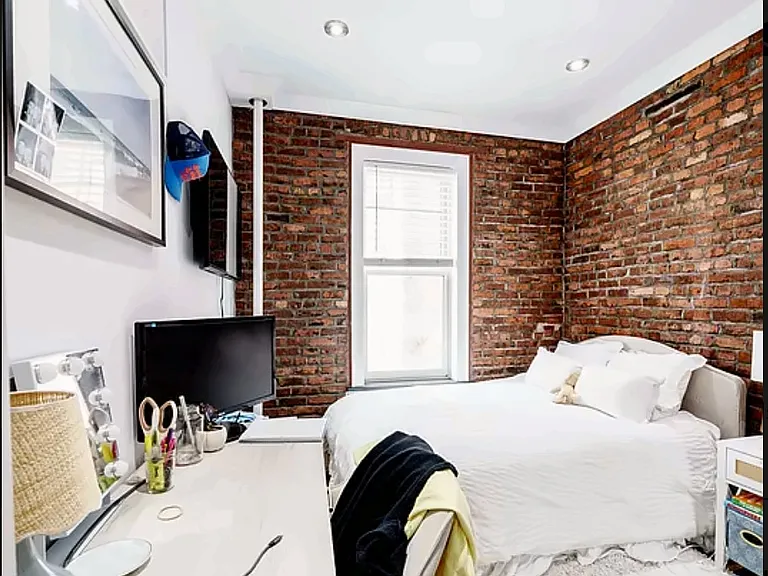 106 W 13th St #12 — Photo 3