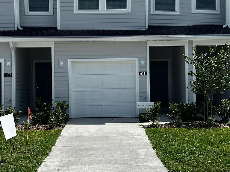 611 Holly Lakes Dr — Photo 2