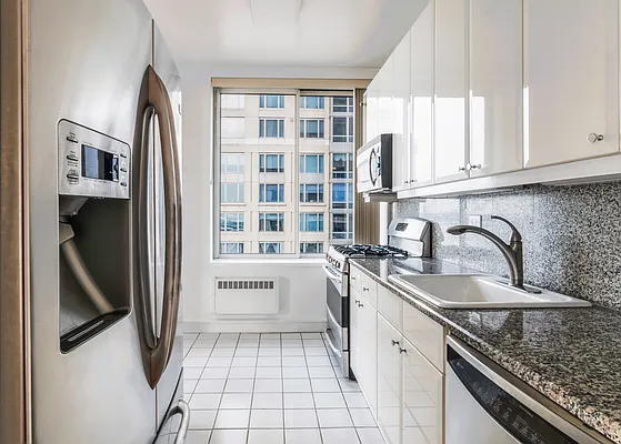 Rented by Avenue NYC Realty, Inc. | media 5