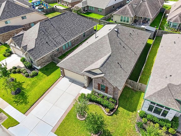 5th image of 2740 Hidden Hollow Ln