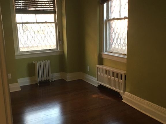 5th image of 41 Willow St APT 1