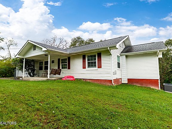2nd image of 3056 Birds Creek Rd