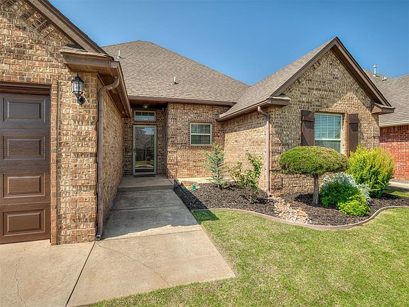 2nd image of 4913 SW 121st Pl