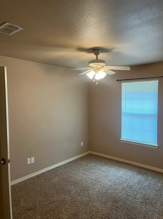 3 bed, 1378 sqft, $1,525 — Photo 4