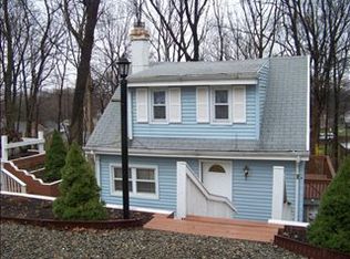 15 Roosevelt Trl, Hopatcong, NJ 07843