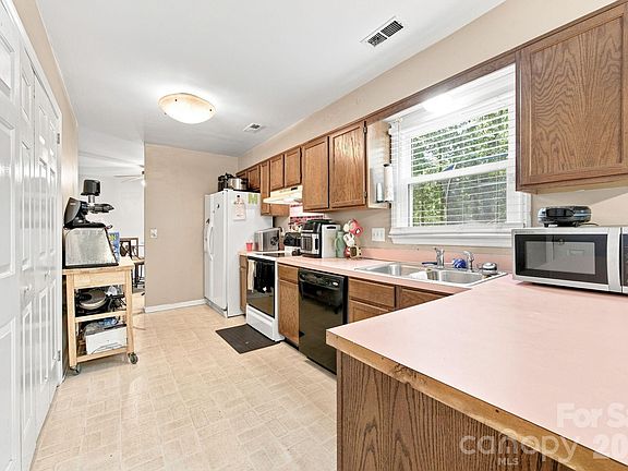 4th image of 5512 River Falls Dr #16