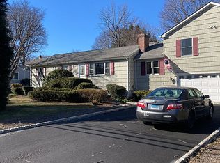 15 Lloyd Rd, Norwalk, CT 06850