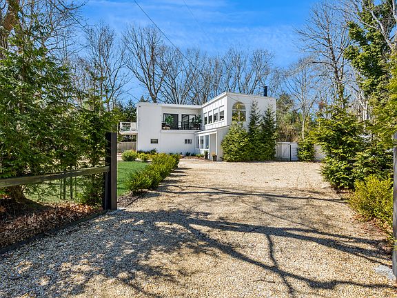 3rd image of 997 Springs Fireplace Rd