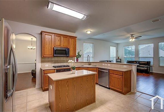 2nd image of 2464 Dawn Mist Dr