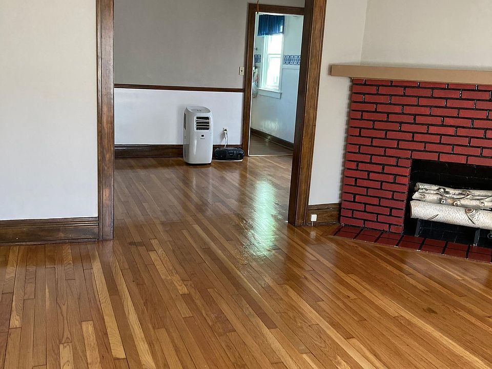 1st image of 2125 Wyandotte Ave