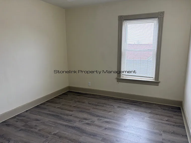 81 Fales St — Photo 4