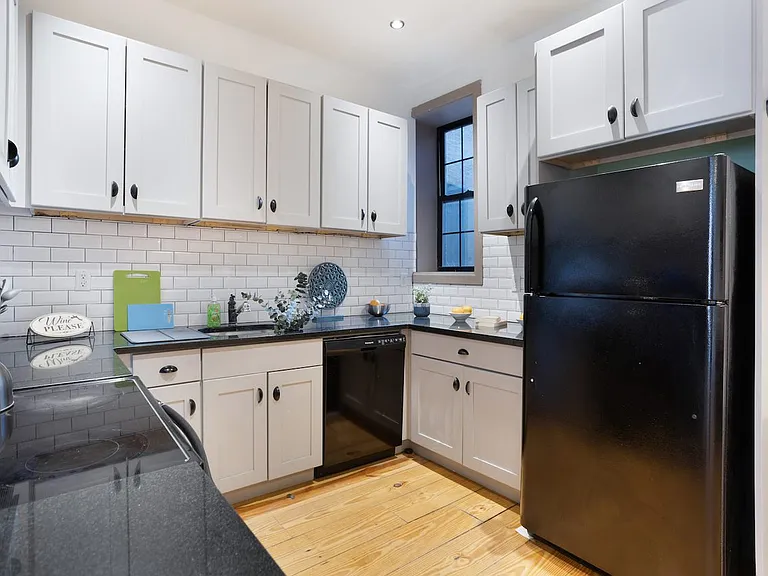 209 W 135th St #5 — Photo 6