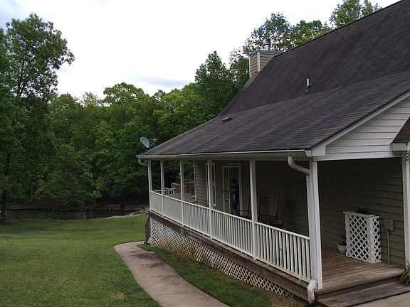 3rd image of 584 River Lake Dr