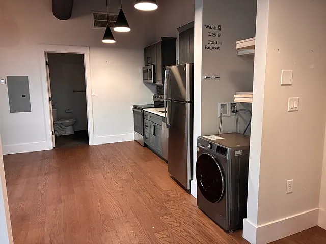 Studio, $1,700 — Photo 2