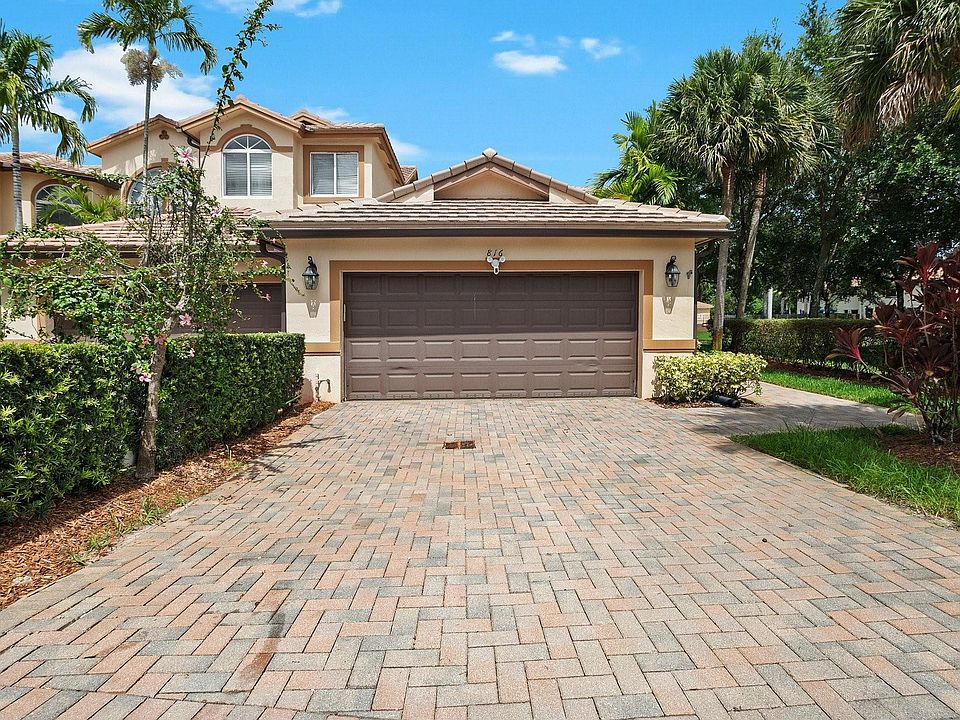 1st image of 816 W Village Circle #1