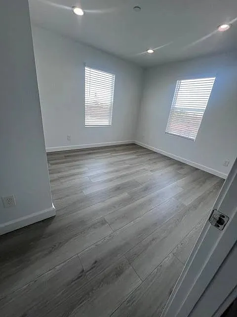 3 bed, 2.0 bath, 1000 sqft, $1,995 — Photo 3