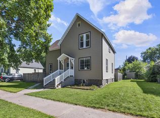 2621 Parkridge Ave, Marinette, WI 54143