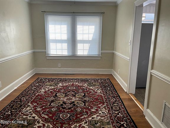5th image of 2802 Edwards St