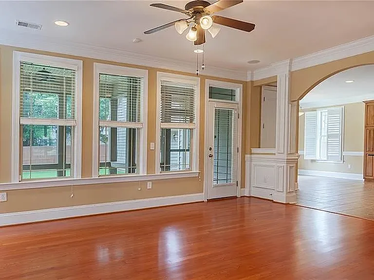 4009 Cedar Point Ave — Photo 30