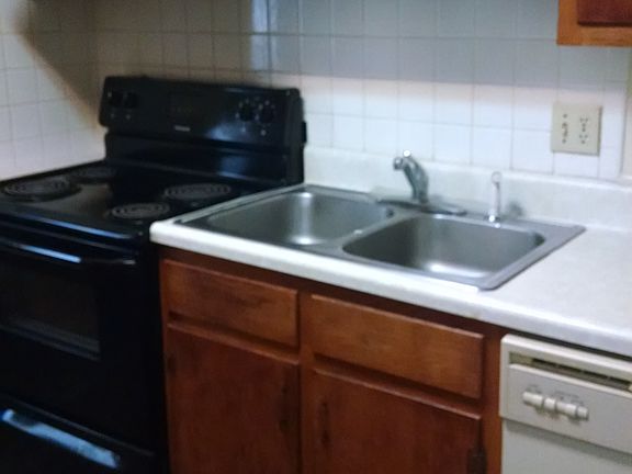 4th image of 7760 Gleason Dr