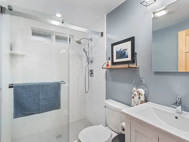 319 Pine St — Photo 3