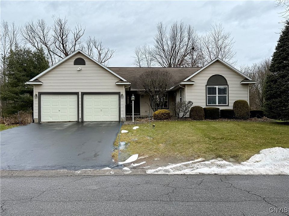 1st image of 7220 Moss Creek Cir