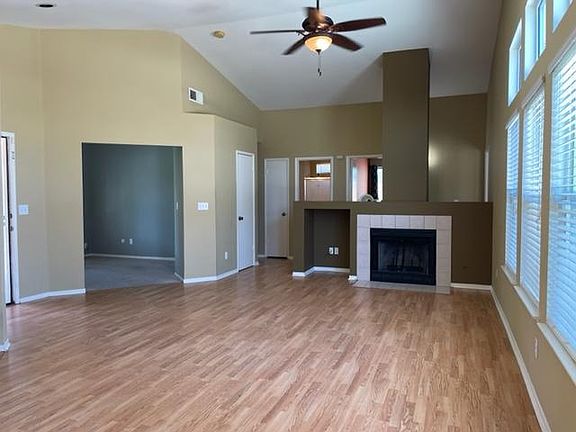 5th image of 2426 E Houston Ave