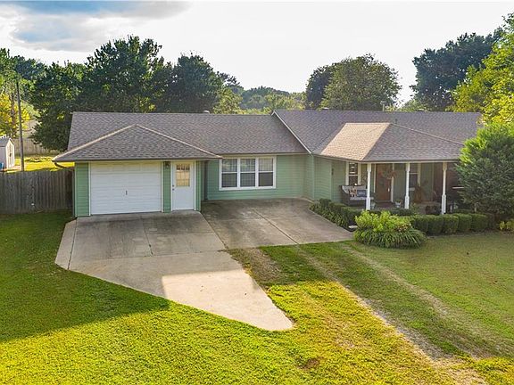 2nd image of 6731 Red Robin Dr