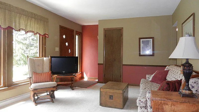 N74W22140 Alta Vista Dr photo 1