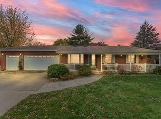 1094 Shoreline Rd, Crown Point, IN 46307