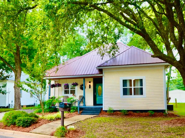 84 C St SW, Jacksonville, AL 36265