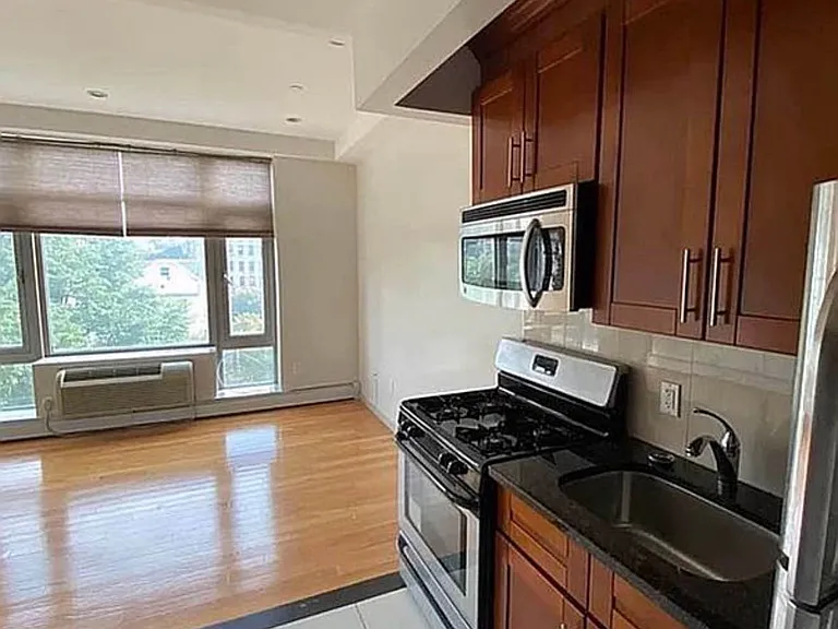 3120 Corlear Ave #515 — Photo 8