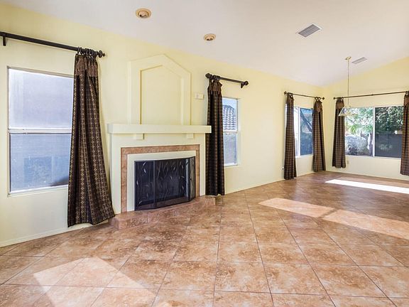 4th image of 1608 W Sunridge Dr