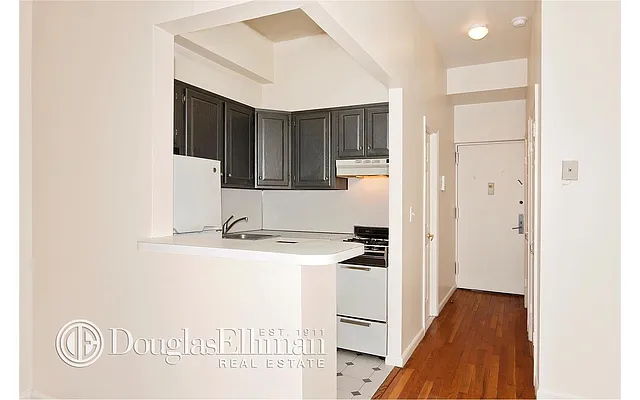 Sold by Douglas Elliman | media 17