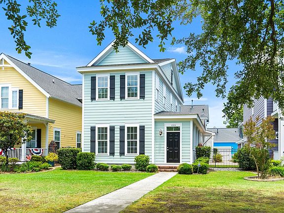 2nd image of 3384 Pampas Dr.