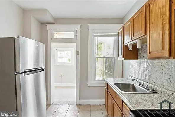 4 bed, $2,100 — Photo 3
