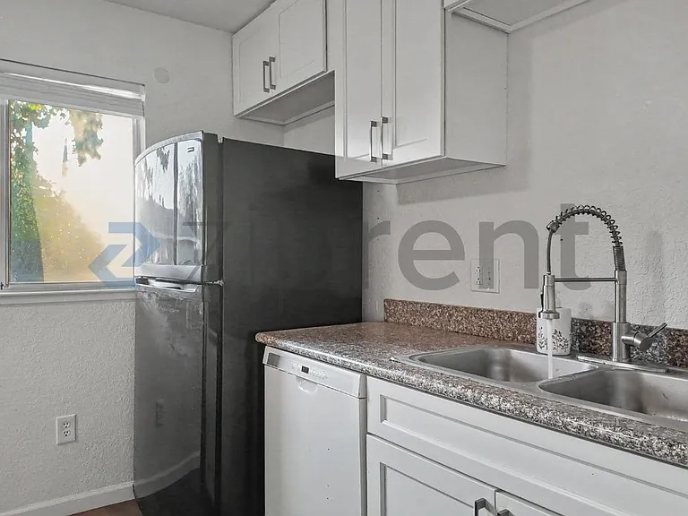 203 Lualan Ln #L-D — Photo 8