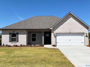 123 Parvin Way Dr, Hazel Green, AL 35750