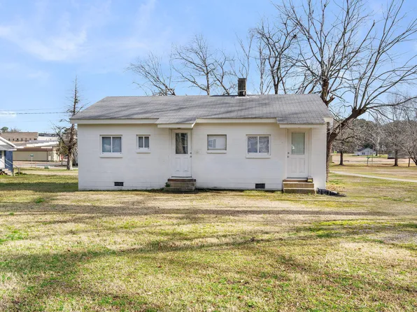 303 Rosin Hill St, Spring Hope, NC 27882