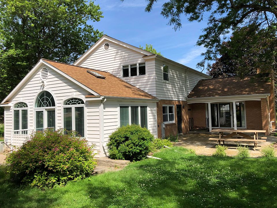 1st image of 13825 W Marquette Dr