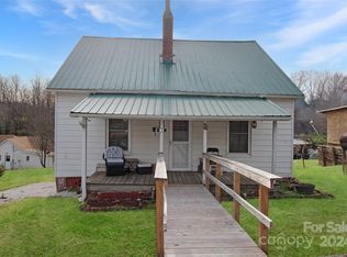 83 6th C St, Marion, NC 28752