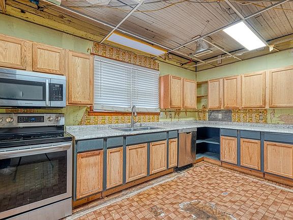 5th image of 115 Jennings Cir