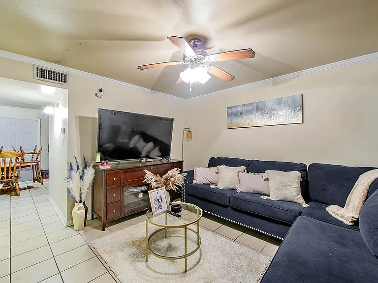 2314 Saint Bernard St #2316 — Photo 9