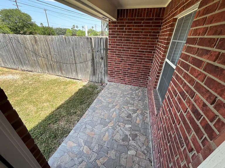 214 Lime Dr — Photo 12